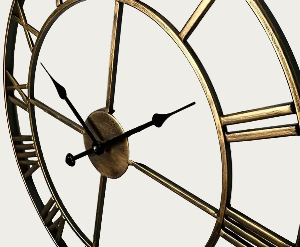 Grande Orologio con Numeri Romani