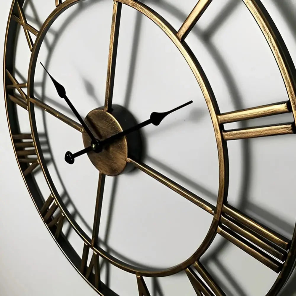 Grande Orologio con Numeri Romani