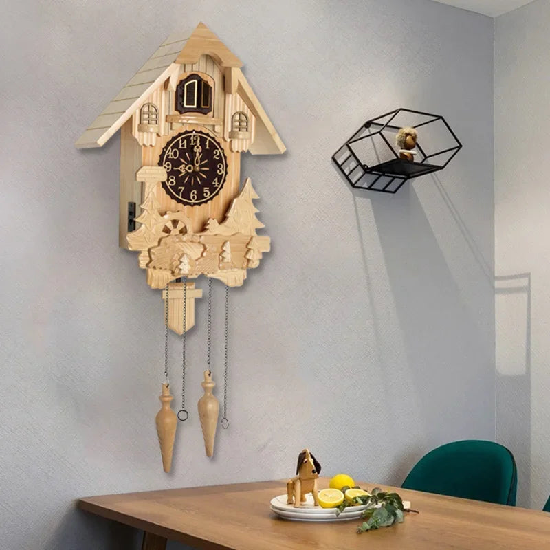Orologio a Cucù in Legno di Lusso