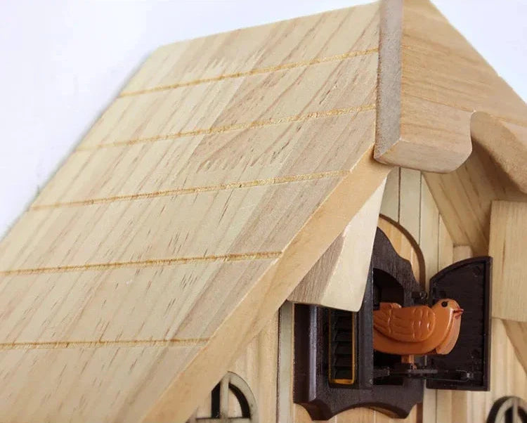 Orologio a Cucù in Legno di Lusso