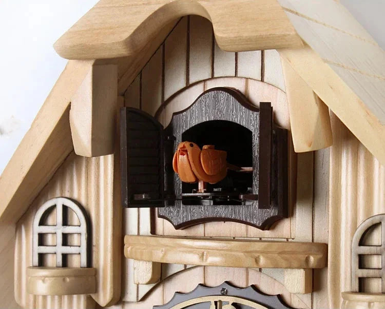 Orologio a Cucù in Legno di Lusso