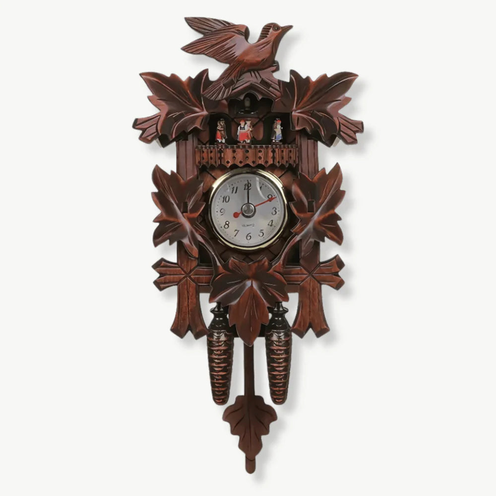 Orologio a cucù tradizionale in legno