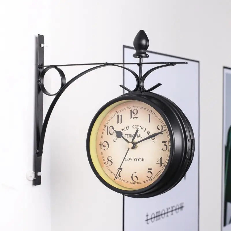 Orologio bifacciale alla stazione di New York