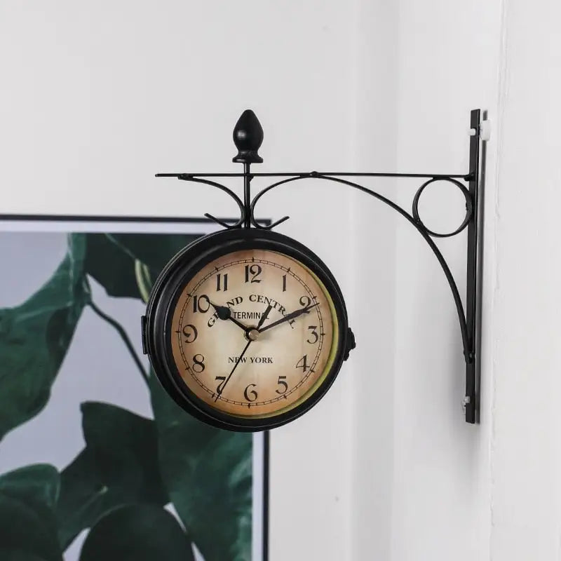 Orologio bifacciale alla stazione di New York