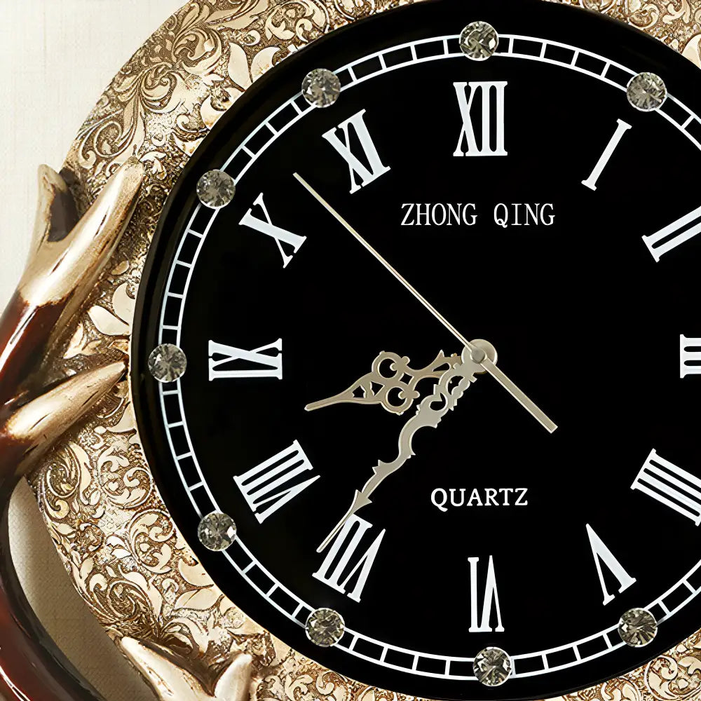 Orologio da parete con testa di cervo