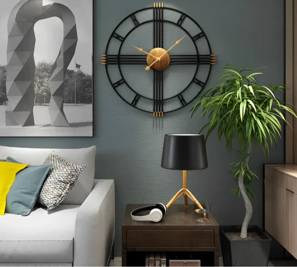 Orologio da parete dal design industriale