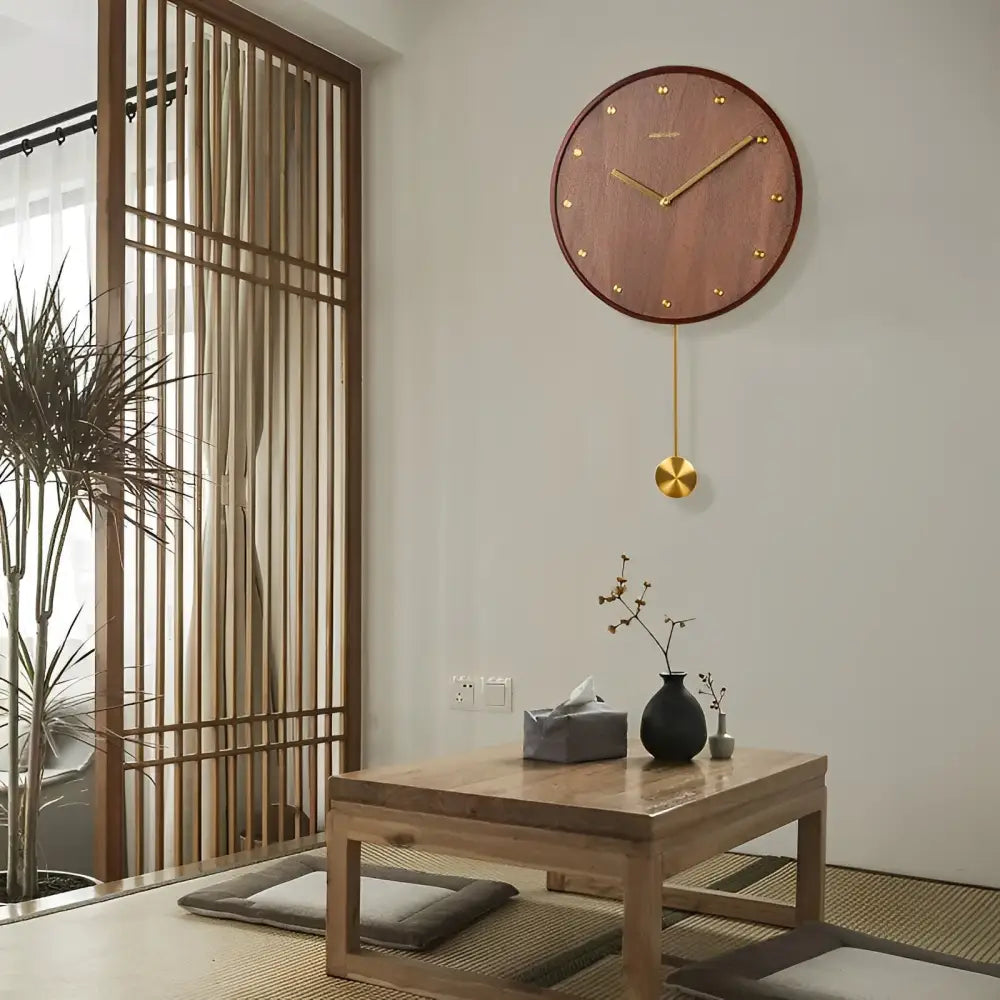Orologio da parete moderno con pendolo