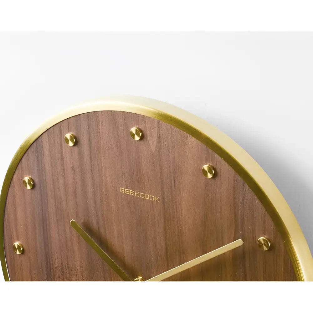 Orologio da parete moderno con pendolo