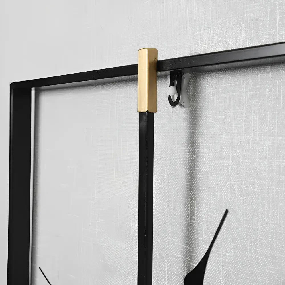 Orologio da parete quadrato dal design minimalista