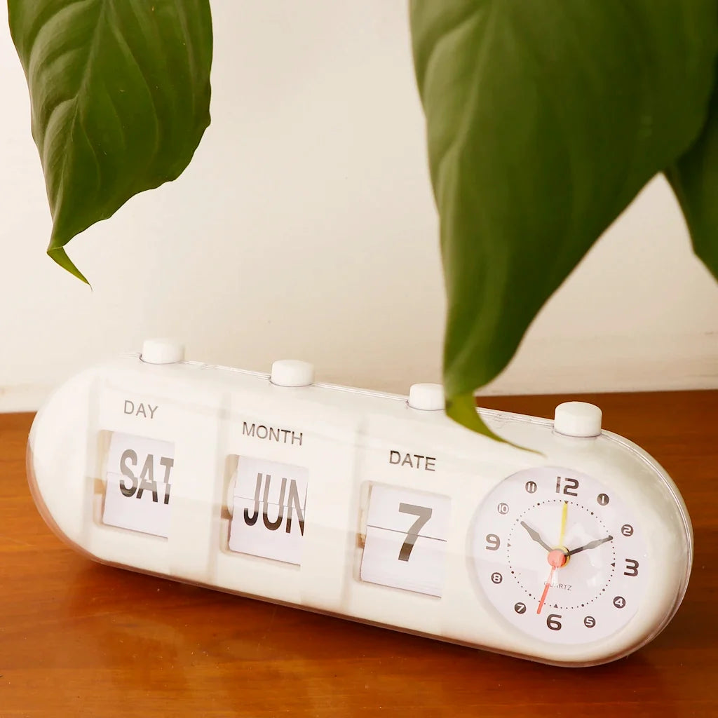 Sveglia con calendario in stile vintage