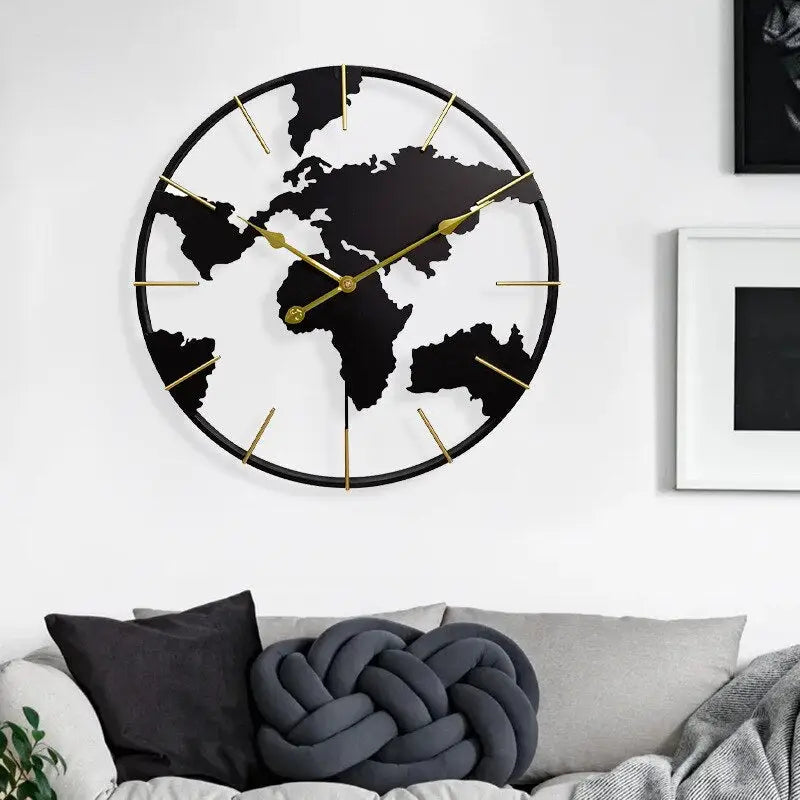 orologio da parete con mappa del mondo