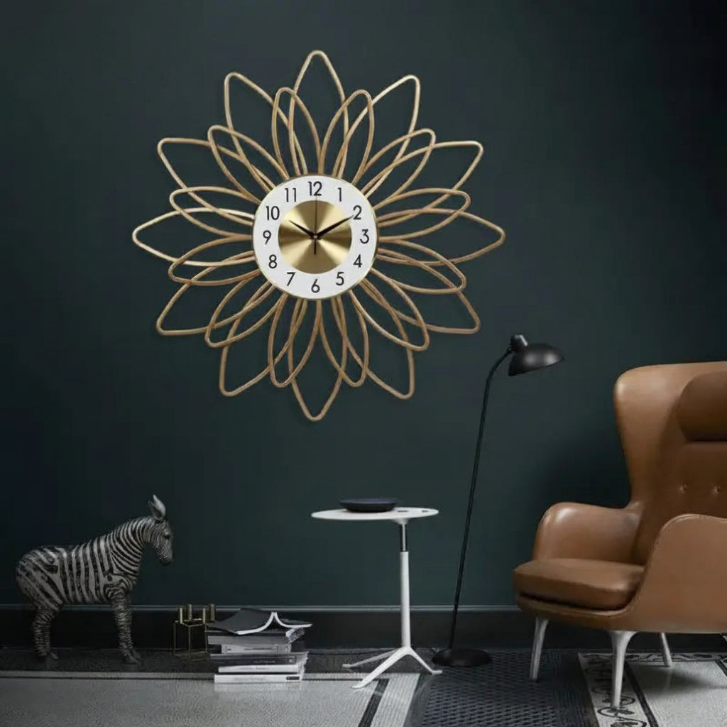 orologio da parete di design con motivo floreale dorato